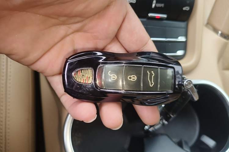 Used Porsche Cayenne 2011 Cayenne 3.0T Vehicle Key