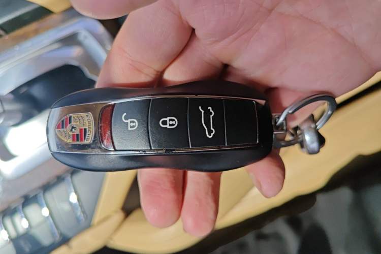 Used Porsche Cayenne 2011 Cayenne 3.0T Vehicle Key