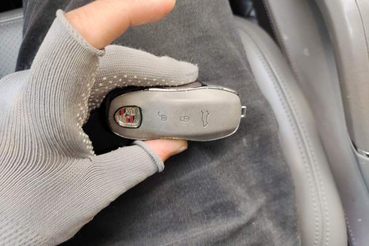 Used Porsche Cayenne 2011 Cayenne 3.0T Vehicle Key