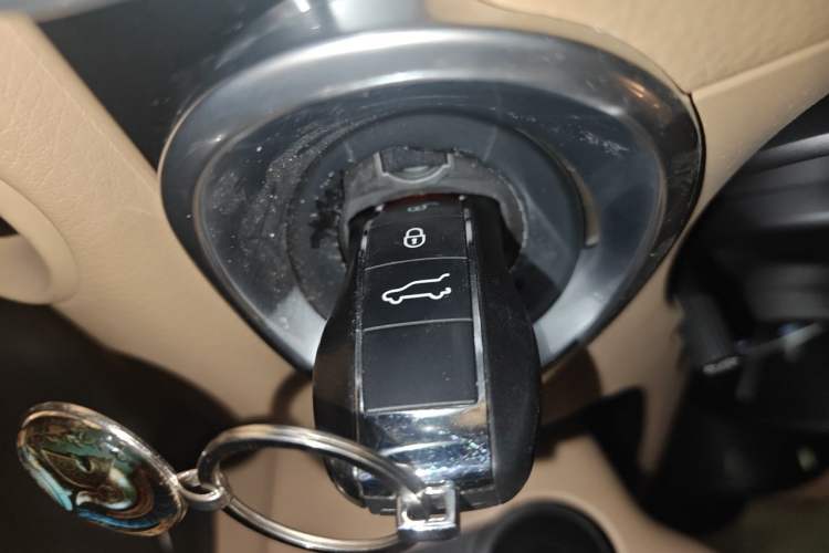 Used Porsche Cayenne 2011 Cayenne 3.0T Vehicle Key