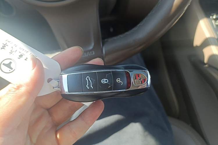 Used Porsche Cayenne 2011 Cayenne 3.0T Vehicle Key