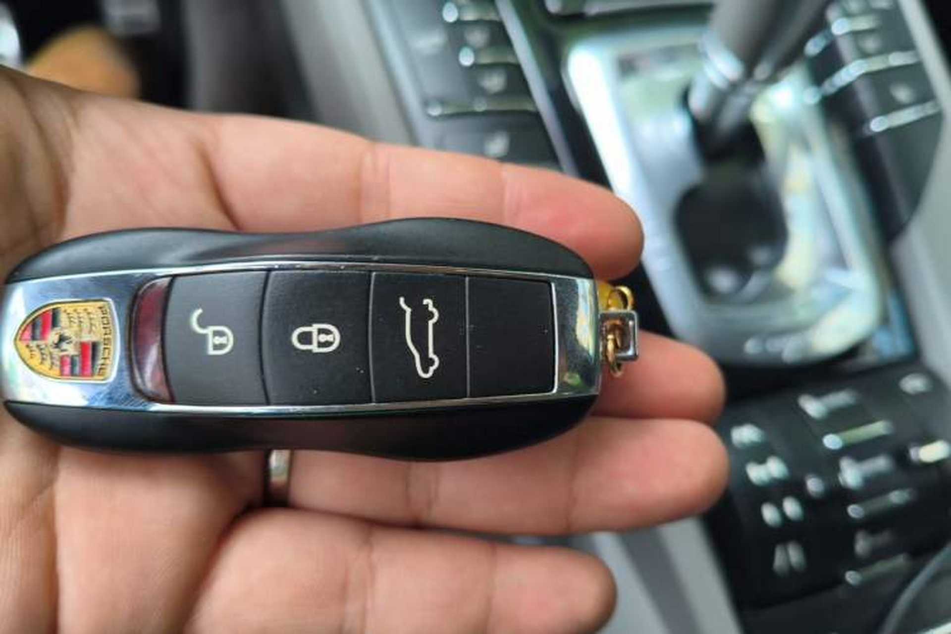 Used Porsche Cayenne 2011 Cayenne 3.0T Vehicle Key