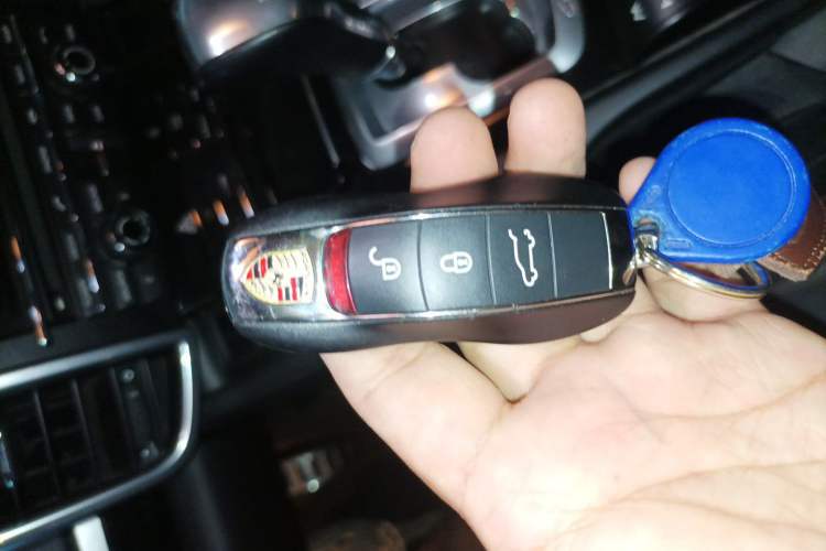 Used Porsche Cayenne 2011 Cayenne 3.0T Vehicle Key