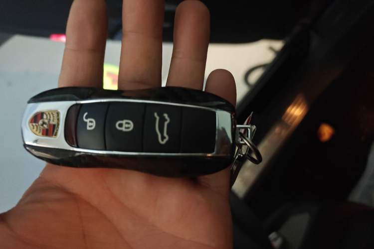Used Porsche Cayenne 2011 Cayenne S Hybrid 3.0T Vehicle Key