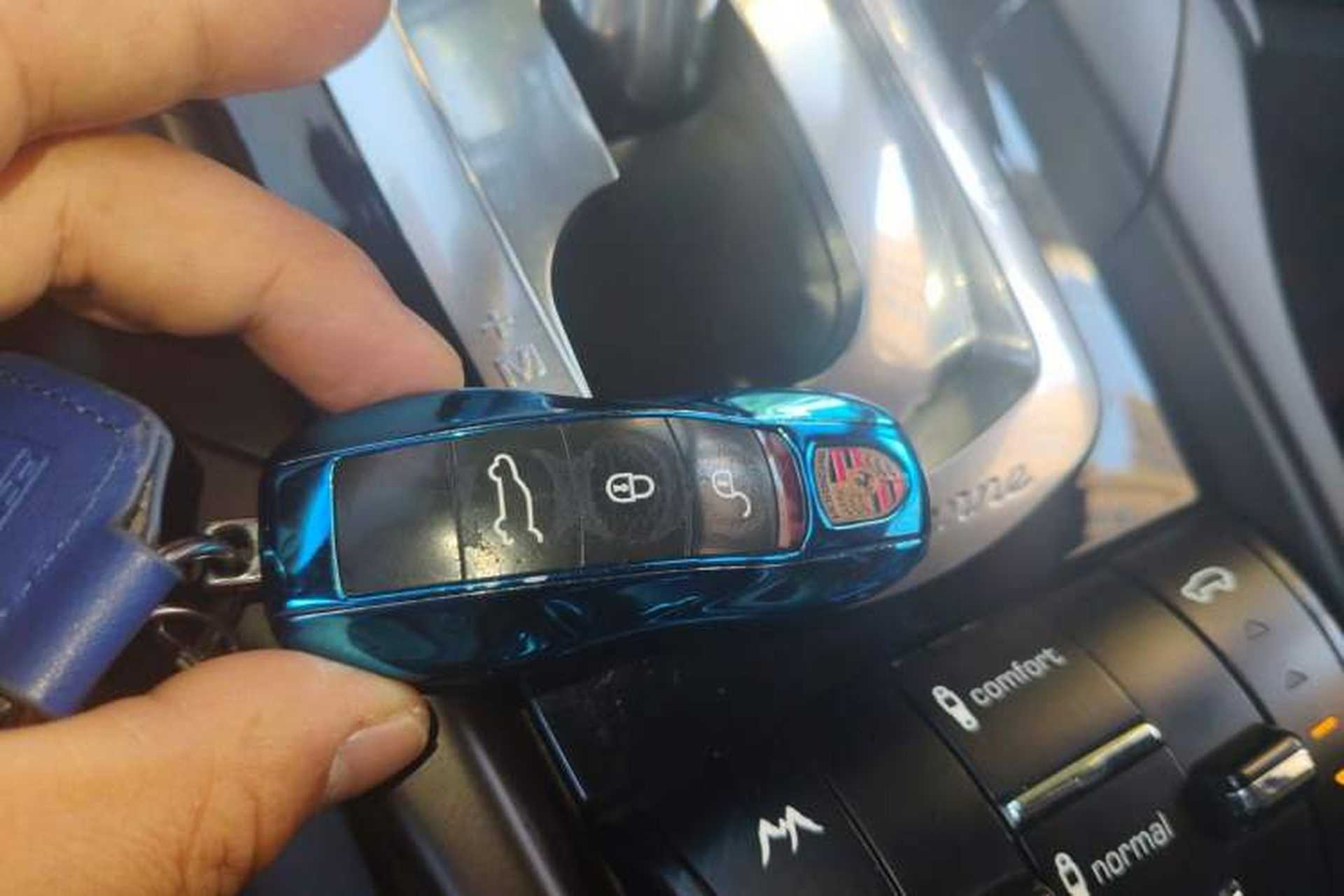 Used Porsche Cayenne 2011 Cayenne 3.0T Vehicle Key