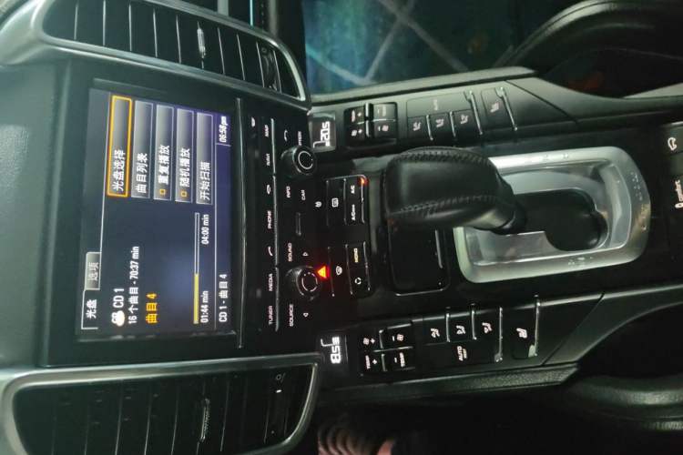 Used Porsche Cayenne 2011 Cayenne 3.0T Audio And AC Panel