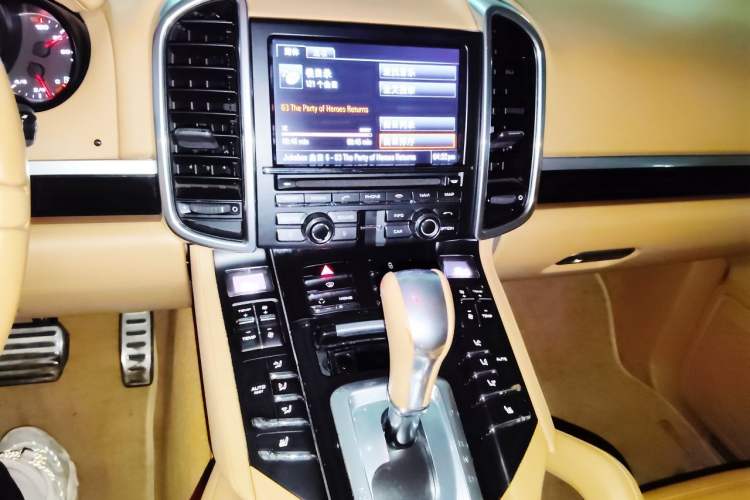 Used Porsche Cayenne 2011 Cayenne 3.0T Audio And AC Panel