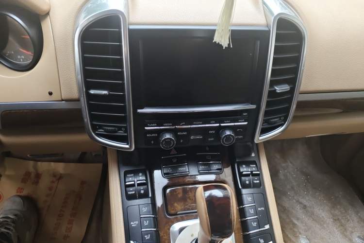 Used Porsche Cayenne 2011 Cayenne 3.0T Audio And AC Panel