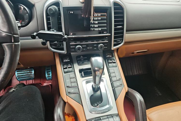 Used Porsche Cayenne 2011 Cayenne Turbo 4.8T Audio And AC Panel