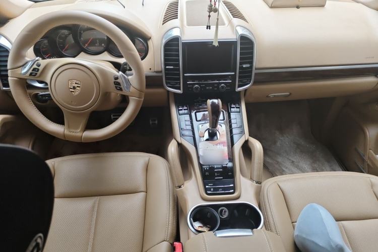 Used Porsche Cayenne 2011 Cayenne 3.0T Center Console
