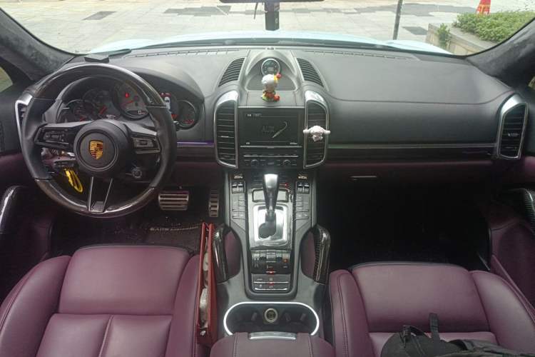 Used Porsche Cayenne 2011 Cayenne S 4.8L Center Console
