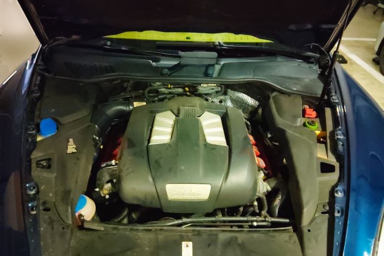 Used Porsche Cayenne 2011 Cayenne 3.0T Engine Bay