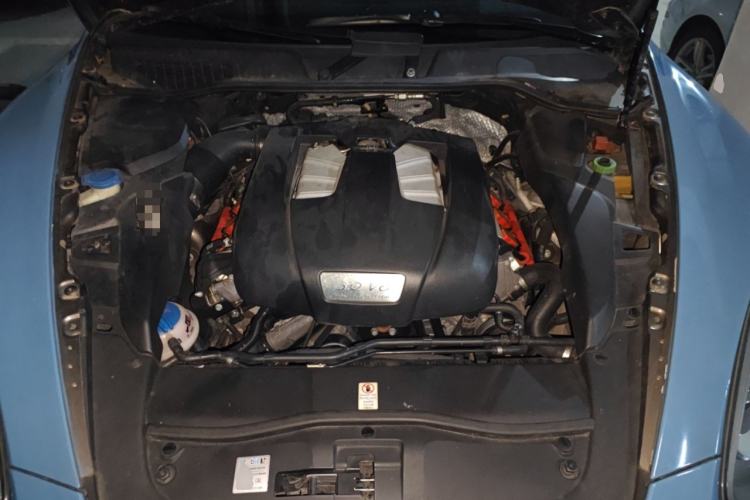 Used Porsche Cayenne 2011 Cayenne 3.0T Engine Bay