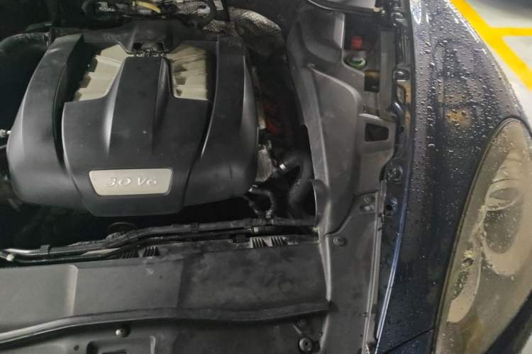 Used Porsche Cayenne 2011 Cayenne 3.0T Engine Bay Left