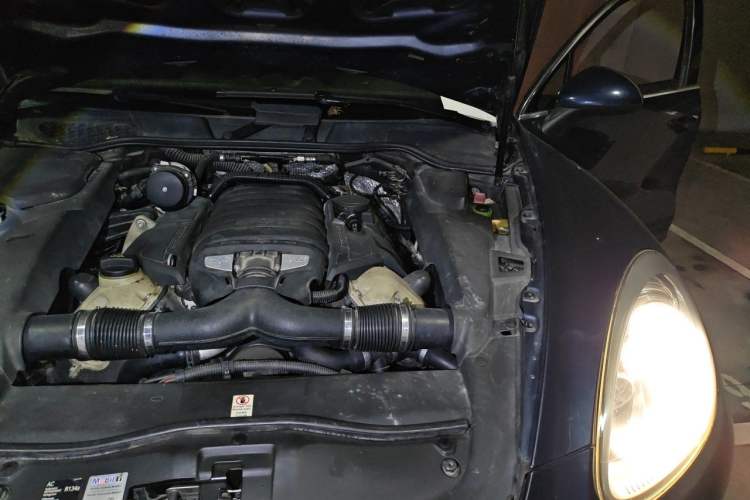Used Porsche Cayenne 2011 Cayenne S 4.8L Engine Bay Left
