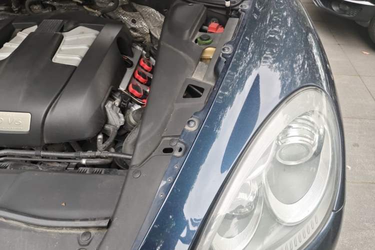 Used Porsche Cayenne 2011 Cayenne 3.0T Engine Bay Left