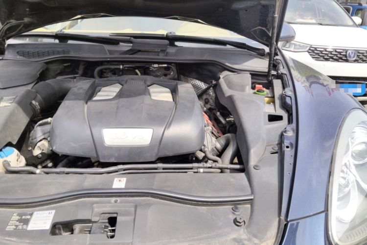 Used Porsche Cayenne 2011 Cayenne 3.0T Engine Bay Left