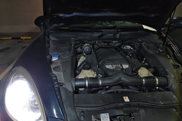 Used Porsche Cayenne 2011 Cayenne S 4.8L Engine Bay Right