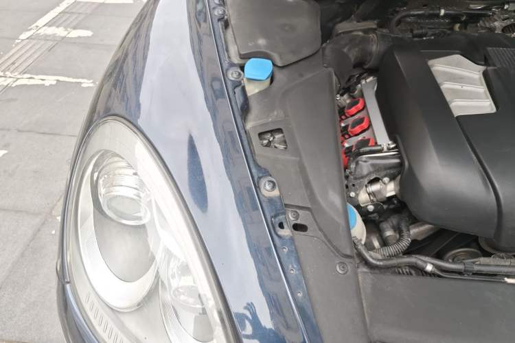 Used Porsche Cayenne 2011 Cayenne 3.0T Engine Bay Right