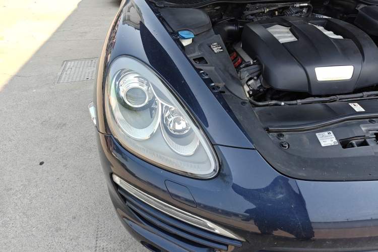 Used Porsche Cayenne 2011 Cayenne 3.0T Engine Bay Right