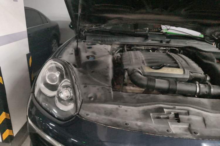 Used Porsche Cayenne  Engine Bay Right