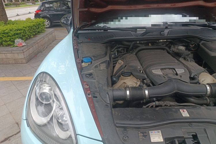 Used Porsche Cayenne 2011 Cayenne S 4.8L Engine Bay Right