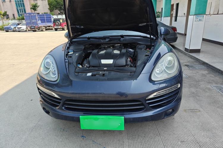 Used Porsche Cayenne 2011 Cayenne 3.0T Engine Bay