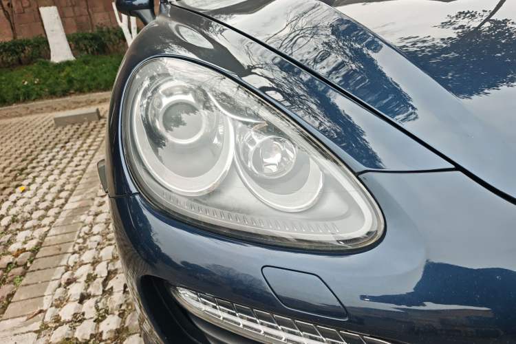 Used Porsche Cayenne 2011 Cayenne Turbo 4.8T Exterior 3