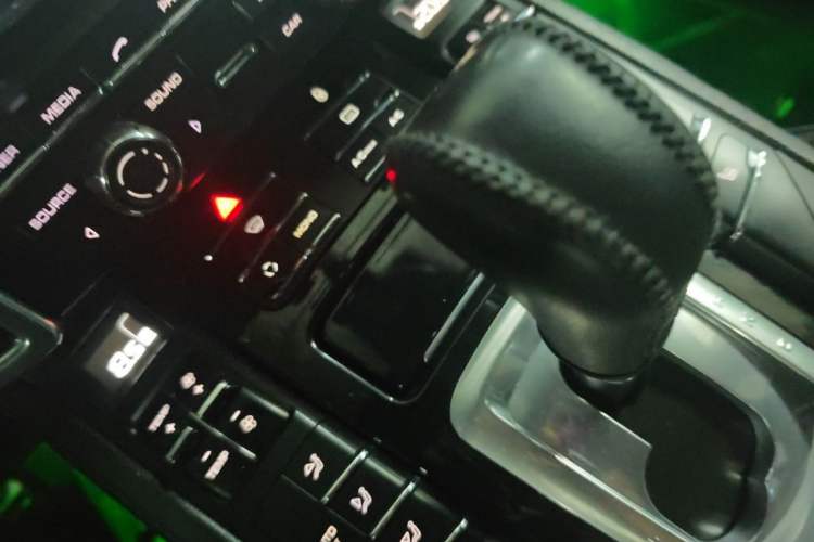 Used Porsche Cayenne 2011 Cayenne 3.0T Gear Lever