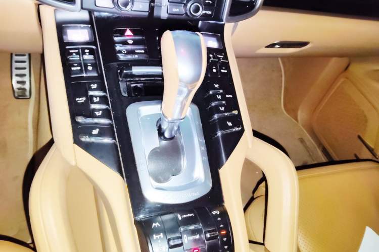 Used Porsche Cayenne 2011 Cayenne 3.0T Gear Lever