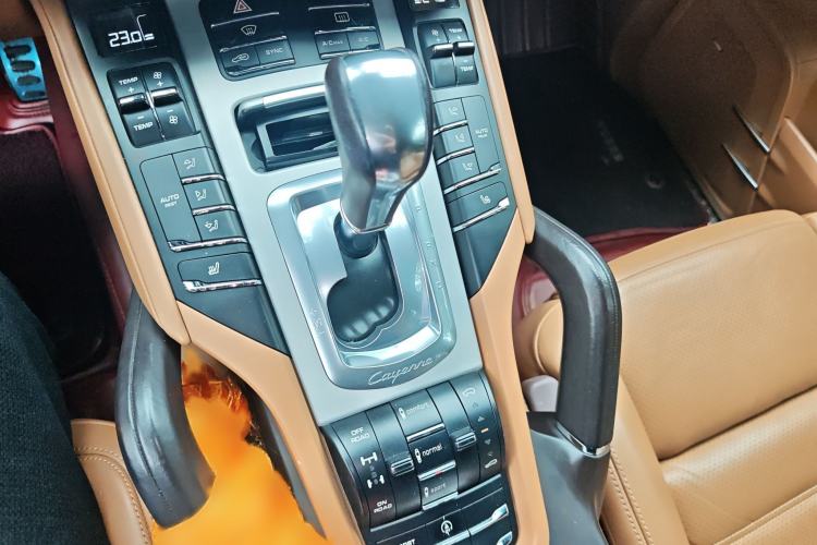 Used Porsche Cayenne 2011 Cayenne Turbo 4.8T Gear Lever