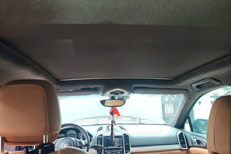 Used Porsche Cayenne 2011 Cayenne Turbo 4.8T Headliner