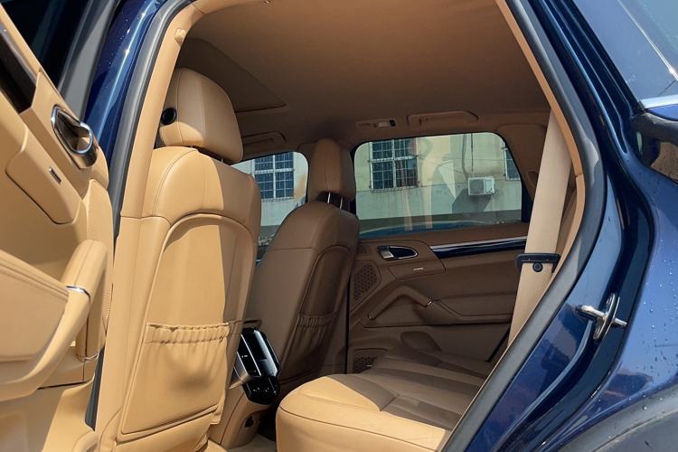 Used Porsche Cayenne 2011 Cayenne S Hybrid 3.0T Interior 3