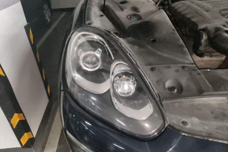 Used Porsche Cayenne  Right Front Headlight