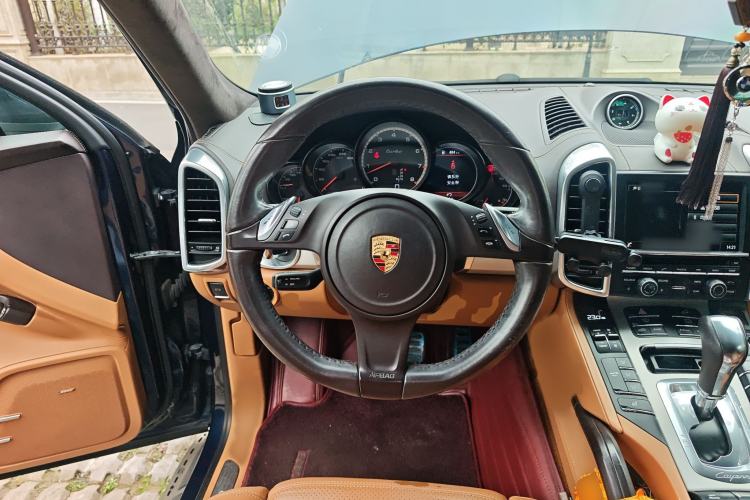 Used Porsche Cayenne 2011 Cayenne Turbo 4.8T Steering Wheel