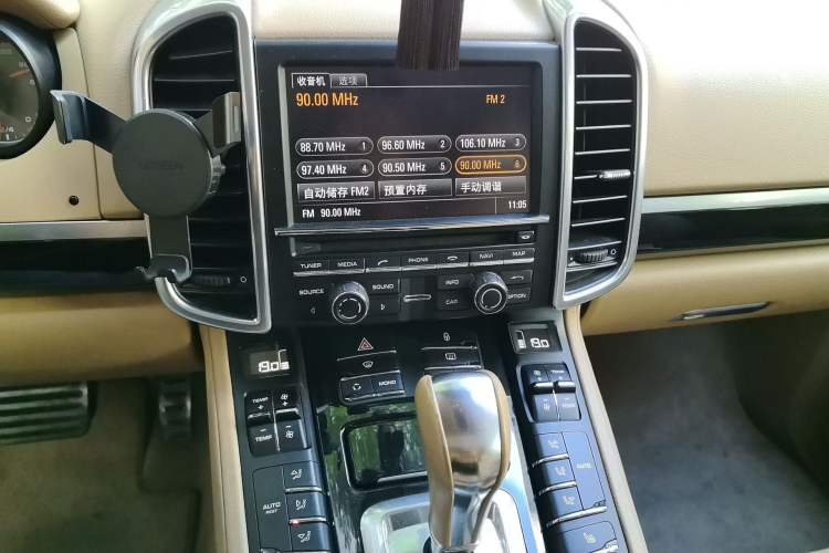 Used Porsche Cayenne 2011 Cayenne S Hybrid 3.0T Audio And AC Panel