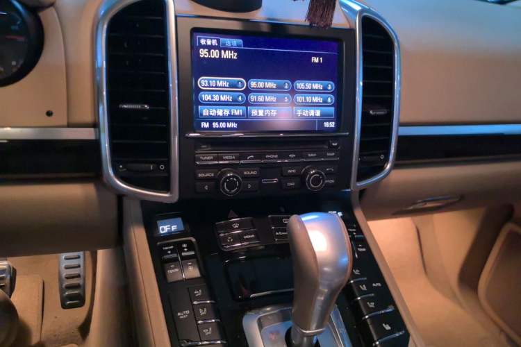 Used Porsche Cayenne 2011 Cayenne 3.0T Audio And AC Panel