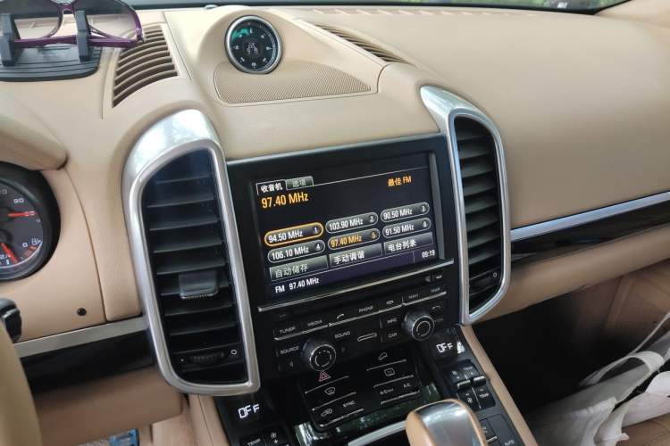 Used Porsche Cayenne 2011 Cayenne 3.0T Audio And AC Panel