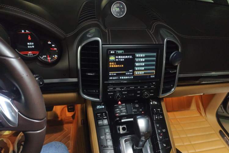 Used Porsche Cayenne 2011 Cayenne 3.0T Audio And AC Panel
