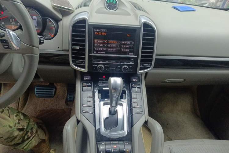Used Porsche Cayenne 2011 Cayenne 3.0T Audio And AC Panel