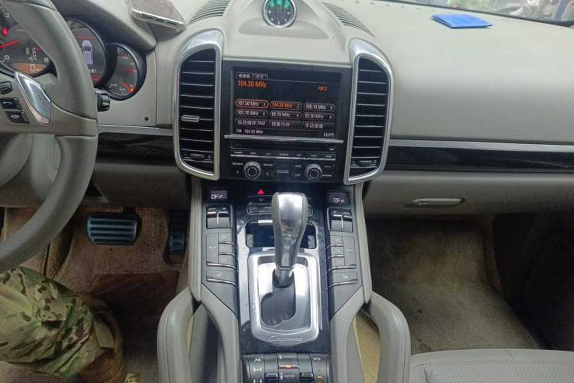 Used Porsche Cayenne 2011 Cayenne 3.0T Audio And AC Panel