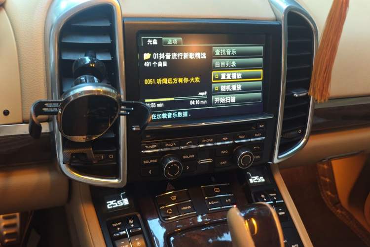 Used Porsche Cayenne 2011 Cayenne 3.0T Audio And AC Panel