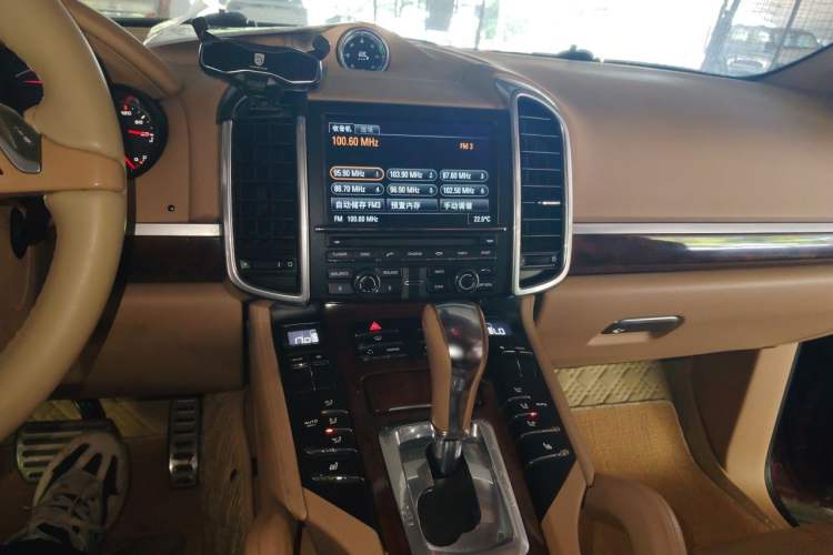 Used Porsche Cayenne 2011 Cayenne 3.0T Audio And AC Panel