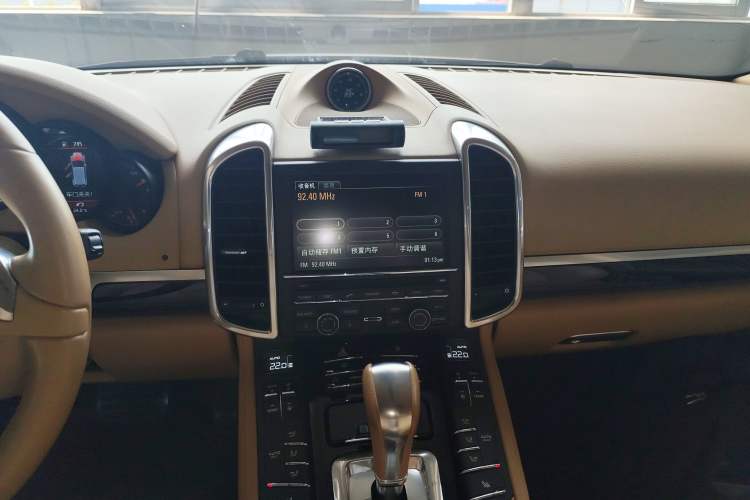 Used Porsche Cayenne 2011 Cayenne 3.0T Audio And AC Panel
