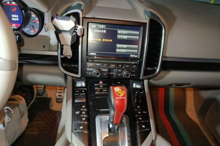 Used Porsche Cayenne 2011 Cayenne 3.0T Audio And AC Panel