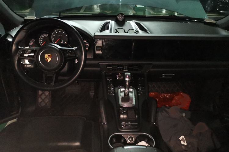 Used Porsche Cayenne 2011 3.6L automatic transmission U.S. specification Center Console