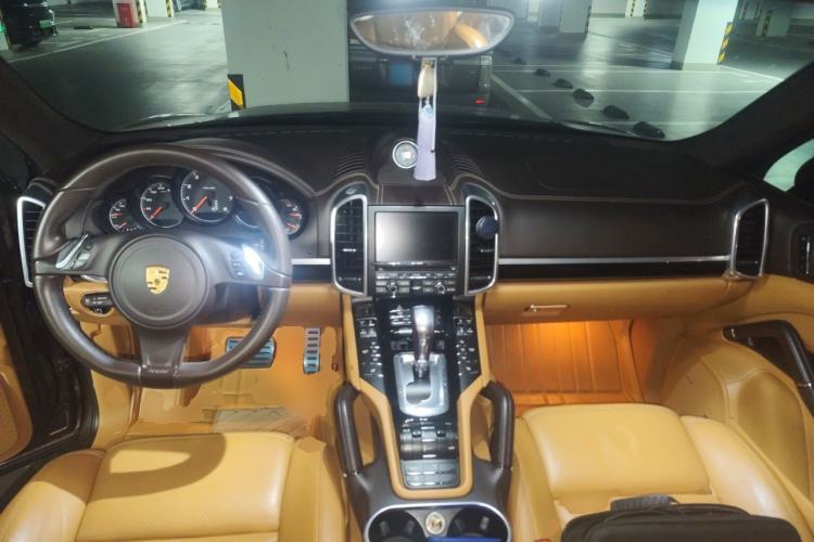 Used Porsche Cayenne 2011 Cayenne 3.0T Center Console