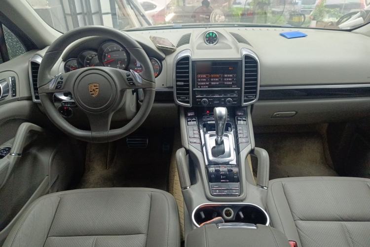 Used Porsche Cayenne 2011 Cayenne 3.0T Center Console