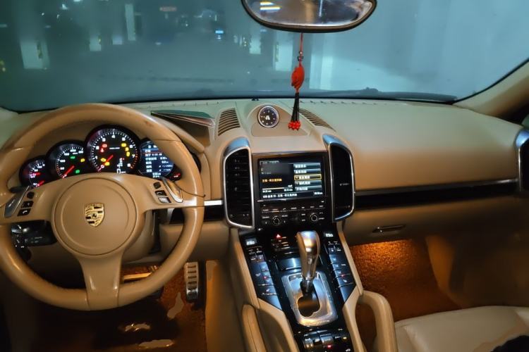 Used Porsche Cayenne 2011 Cayenne 3.0T Center Console