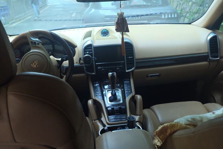 Used Porsche Cayenne 2011 Cayenne 3.0T Center Console
